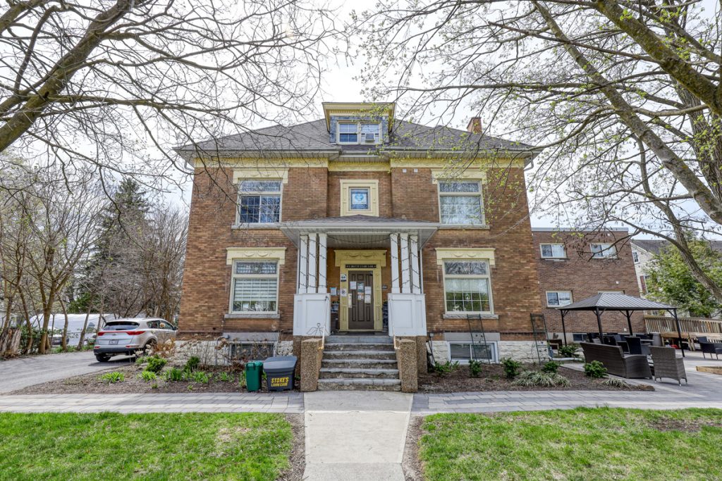 Home Aylmer Retirement Residence